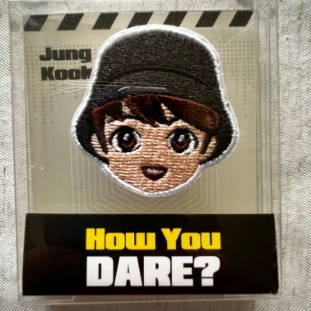 BTS Tiny Tan Jungkook wappen pin